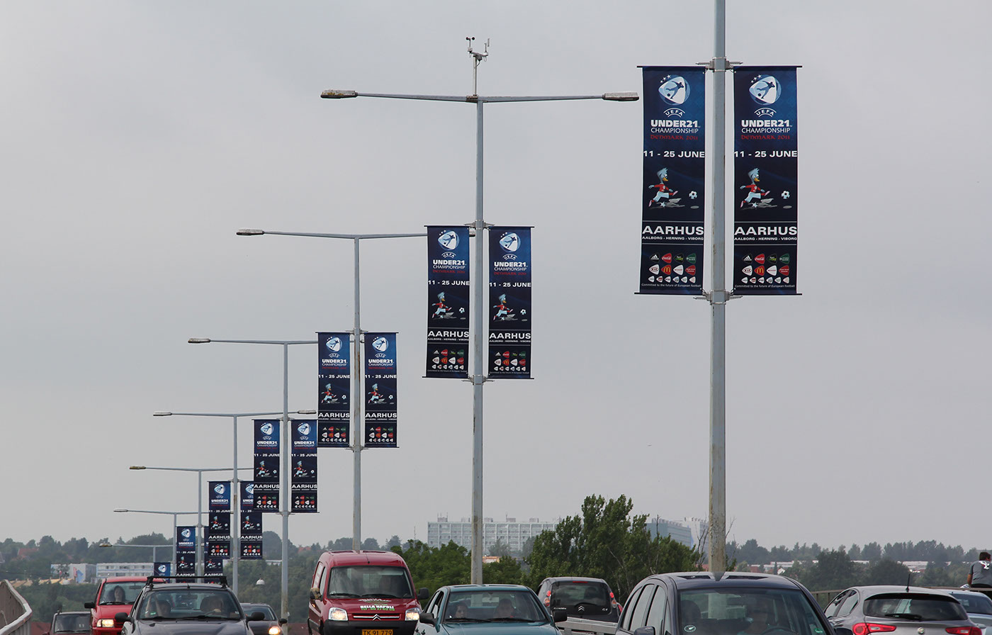 Kulturbanner.dk UEAFA Championship Outdoor bannere i lygtepæle City Dressing Aarhus Ringgadebroen