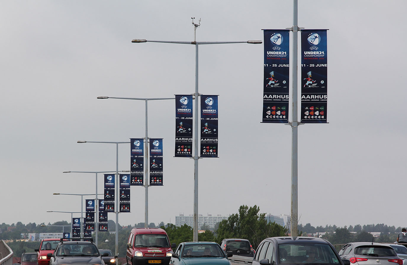 Kulturbanner.dk UEAFA Championship Outdoor bannere i lygtepæle City Dressing Aarhus Ringgadebroen